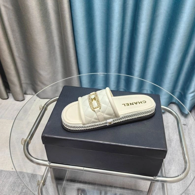 Compact Chxnxl Slippers 122527