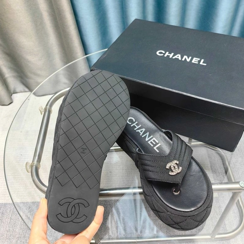 Stylish Chxnxl Slippers 122522