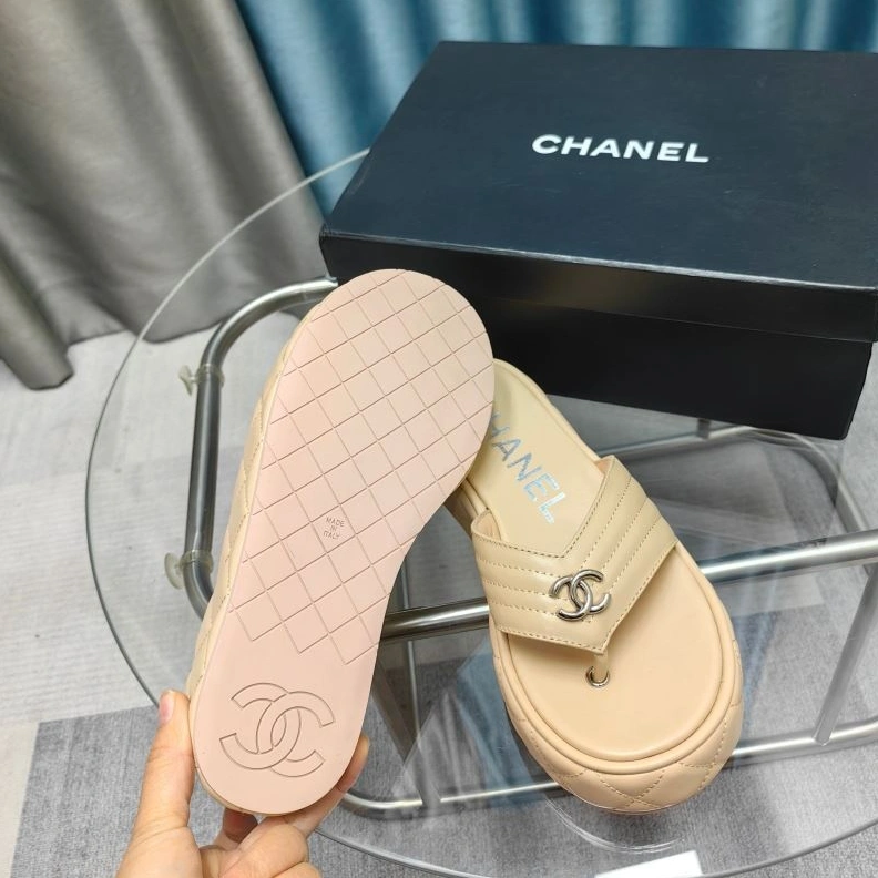 Stylish Chxnxl Slippers 122520