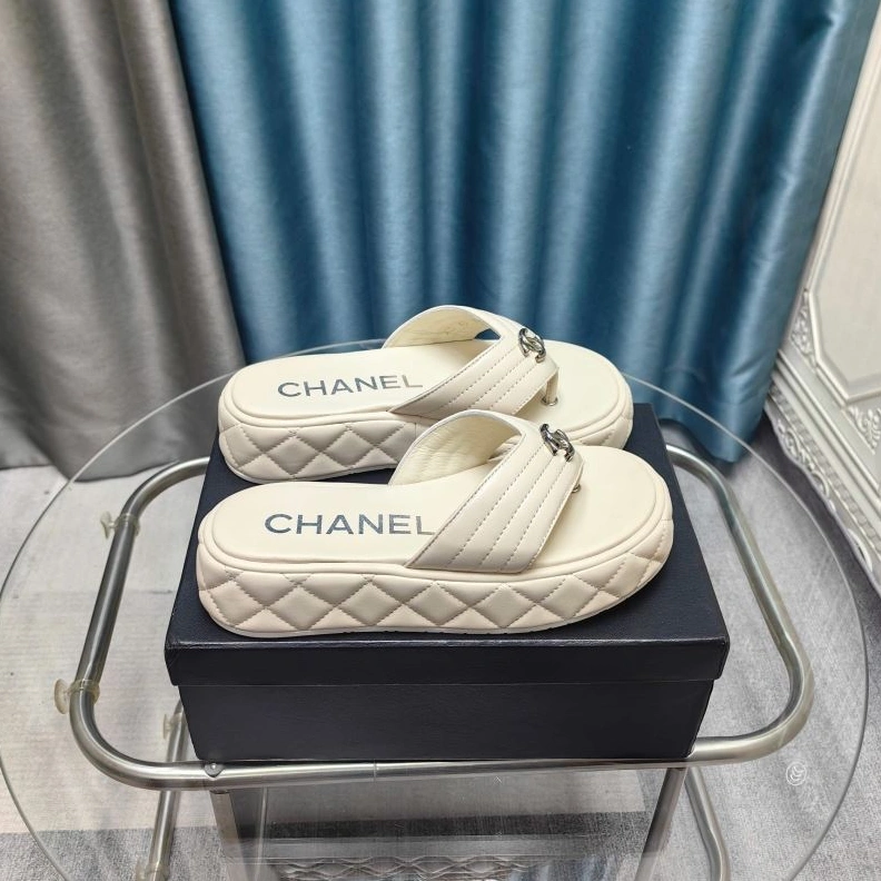 GoodFit Chxnxl Slippers 122521