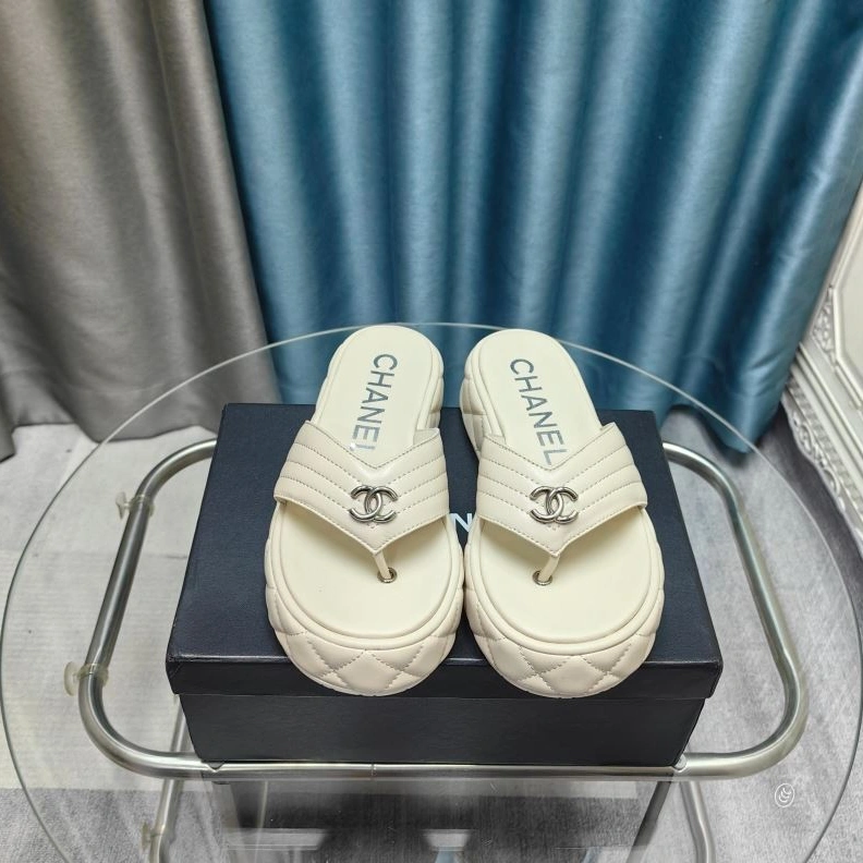 GoodFit Chxnxl Slippers 122521