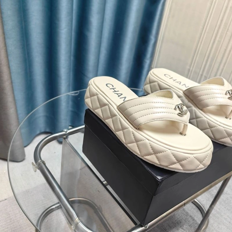 GoodFit Chxnxl Slippers 122521