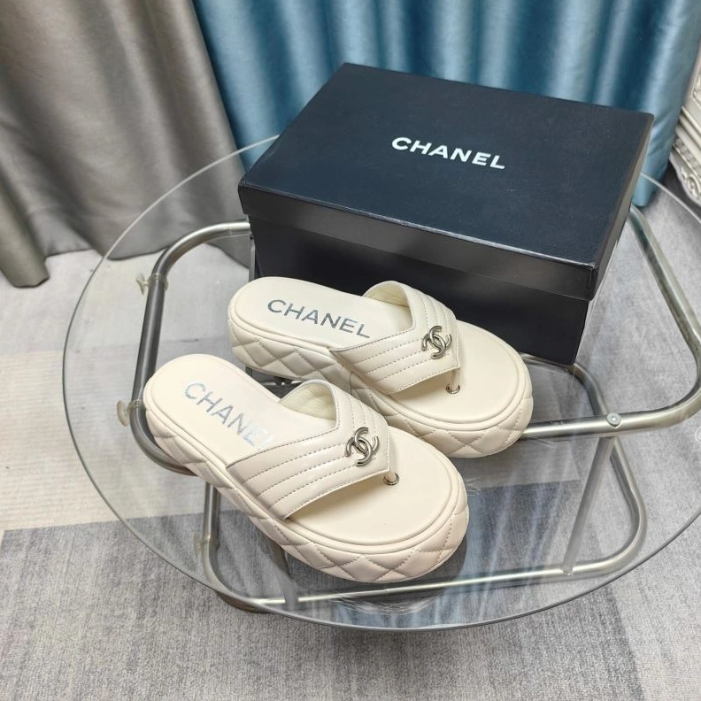 GoodFit Chxnxl Slippers 122521