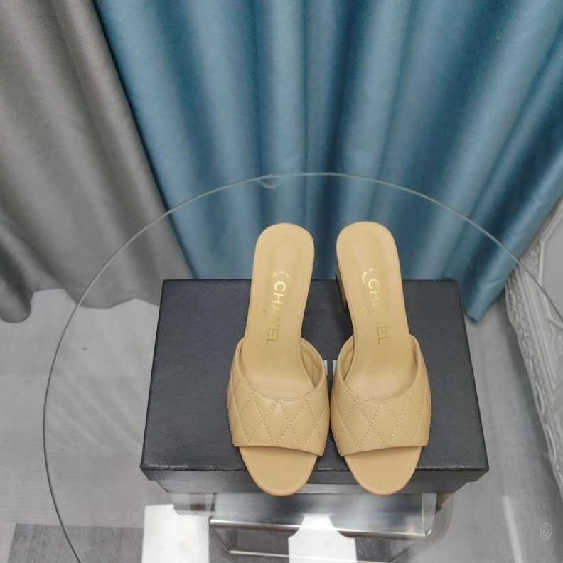 Elegant Chxnxl Slippers 122518