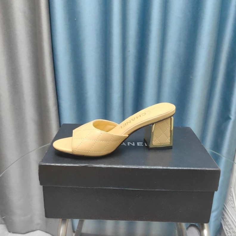Elegant Chxnxl Slippers 122518