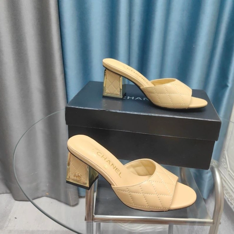Elegant Chxnxl Slippers 122518
