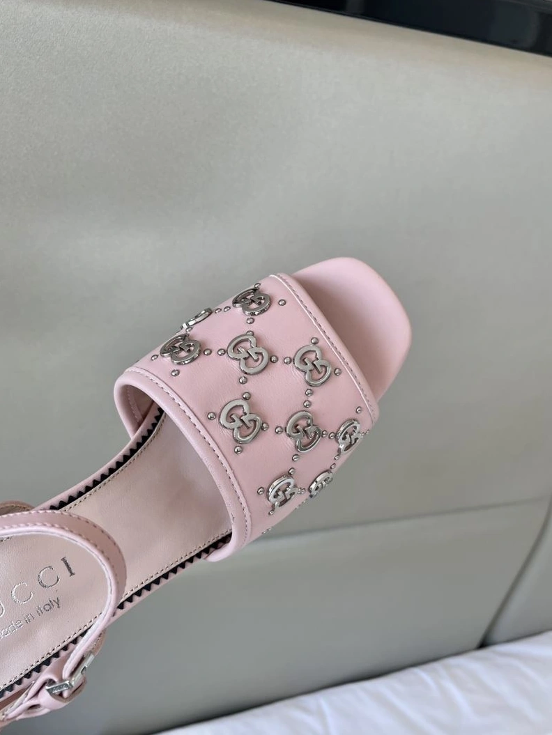 Gxccx Sandals Resilient 157966