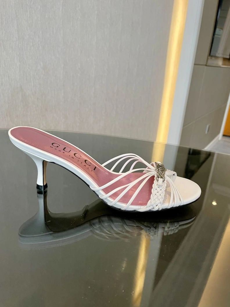 EyeCatching Gxccx Sandals 157940