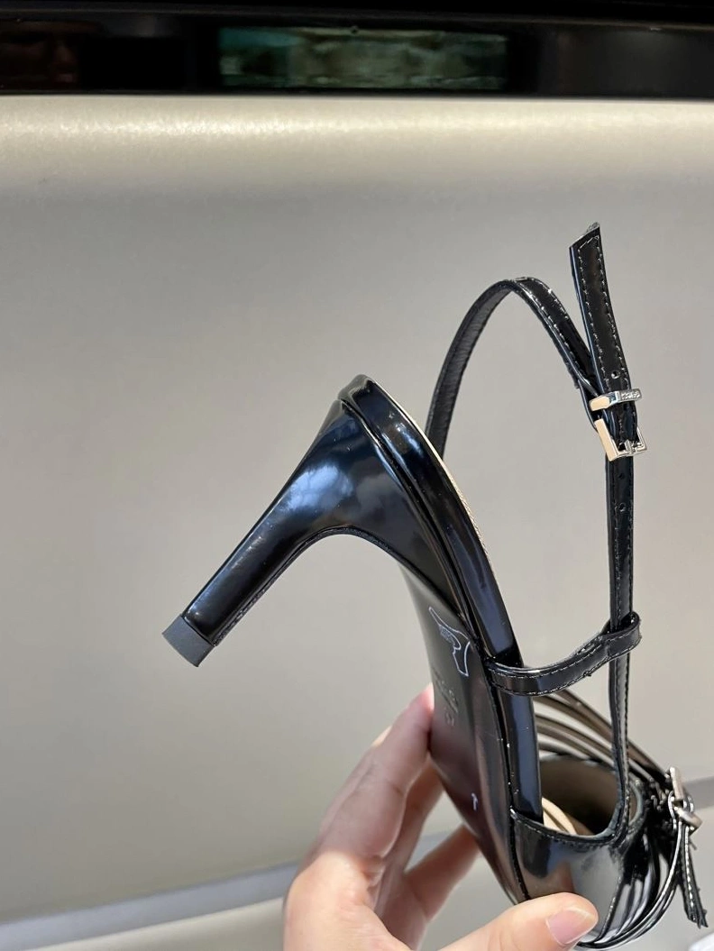 Trendy Gxccx Sandals 157907