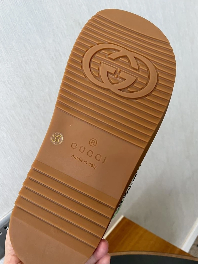 WellDesigned Gxccx Sandals 157900