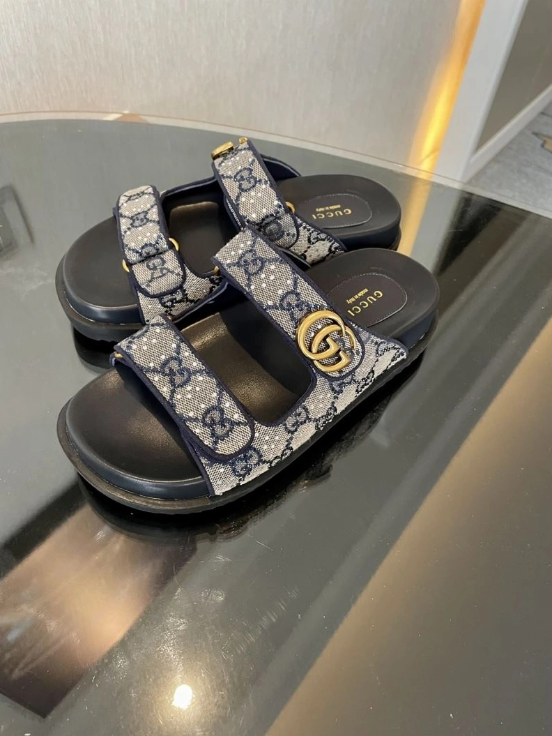 Trendy Gxccx Sandals 157893