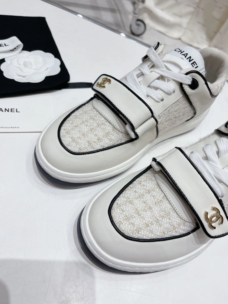 Efficient Chxnxl Sneakers 122308