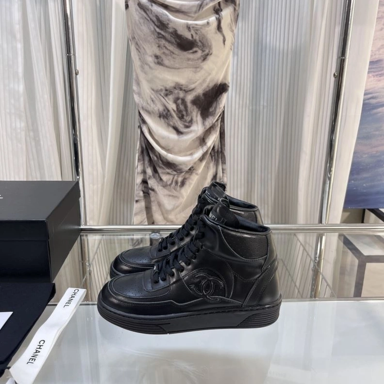 Lightweight Chxnxl Sneakers 122307