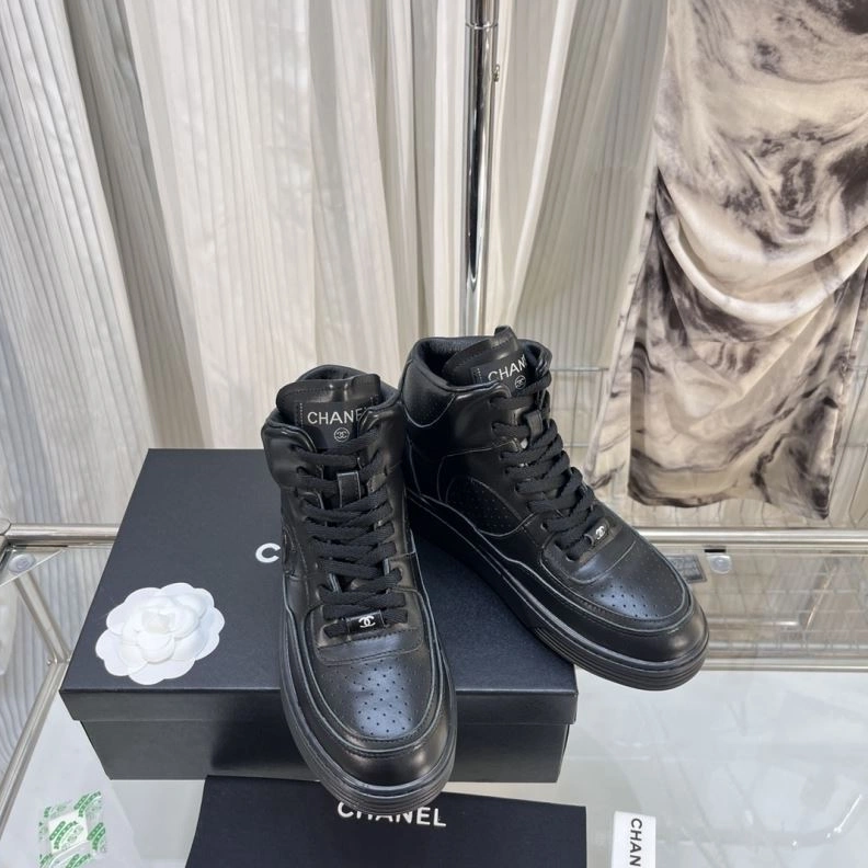 Lightweight Chxnxl Sneakers 122307