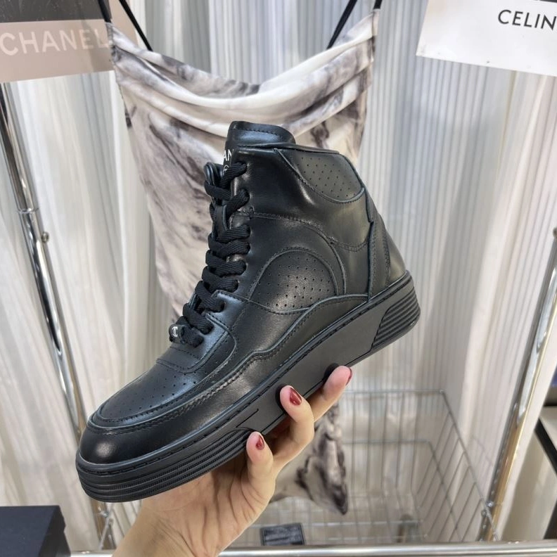 Lightweight Chxnxl Sneakers 122307