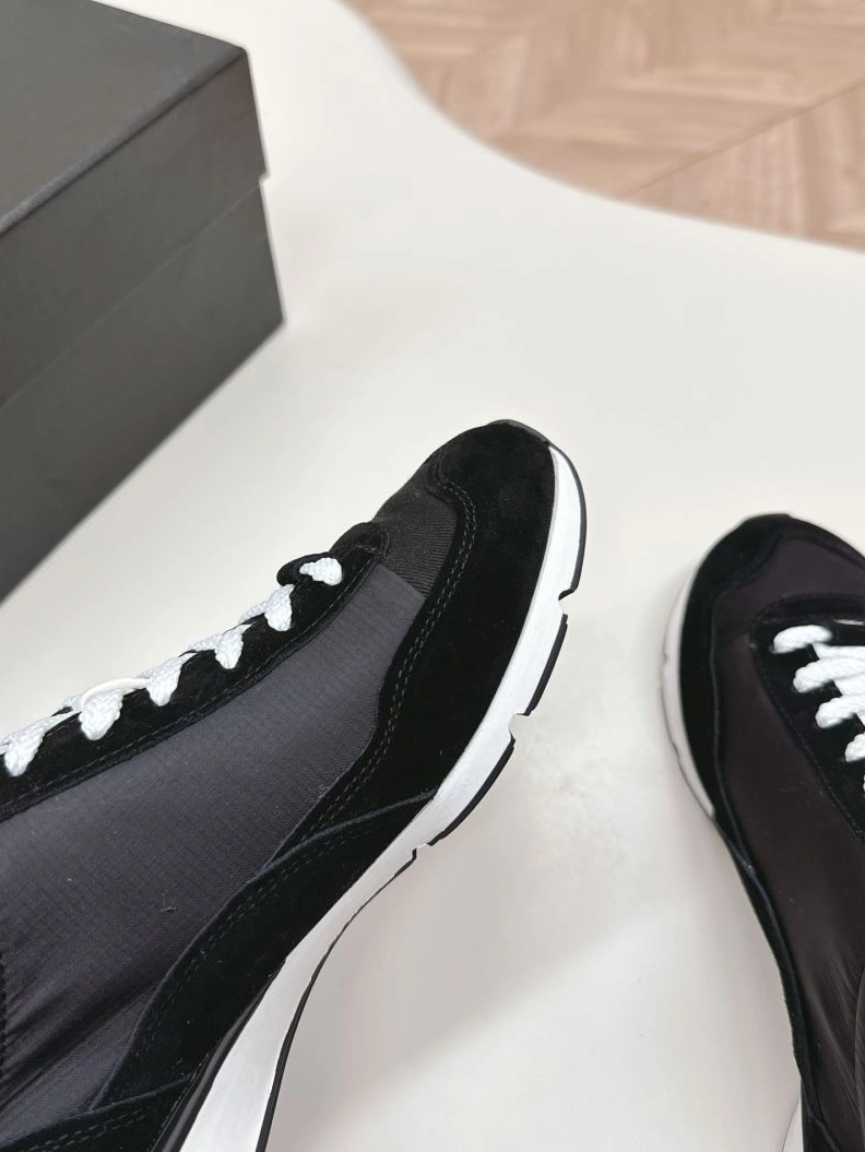 AllSeason Chxnxl Sneakers 122303