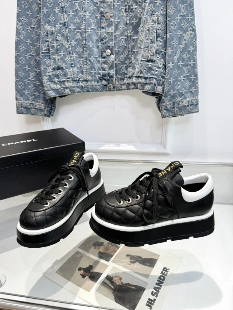 Durable Chxnxl Sneakers 122305
