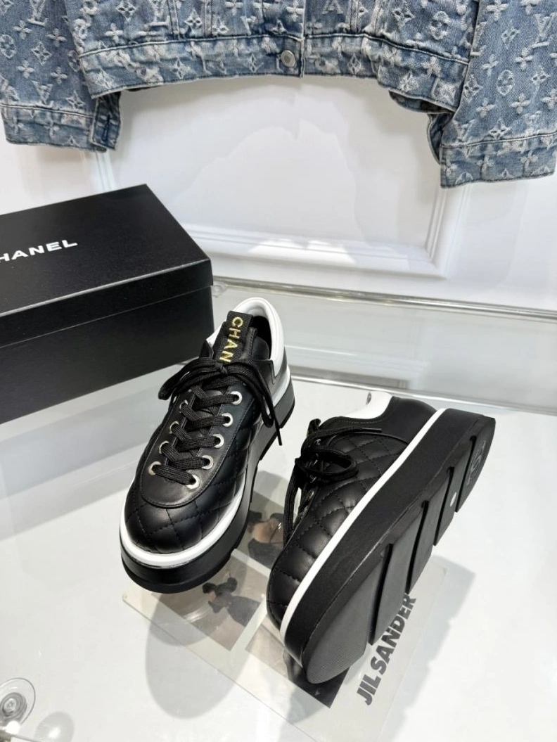 Durable Chxnxl Sneakers 122305