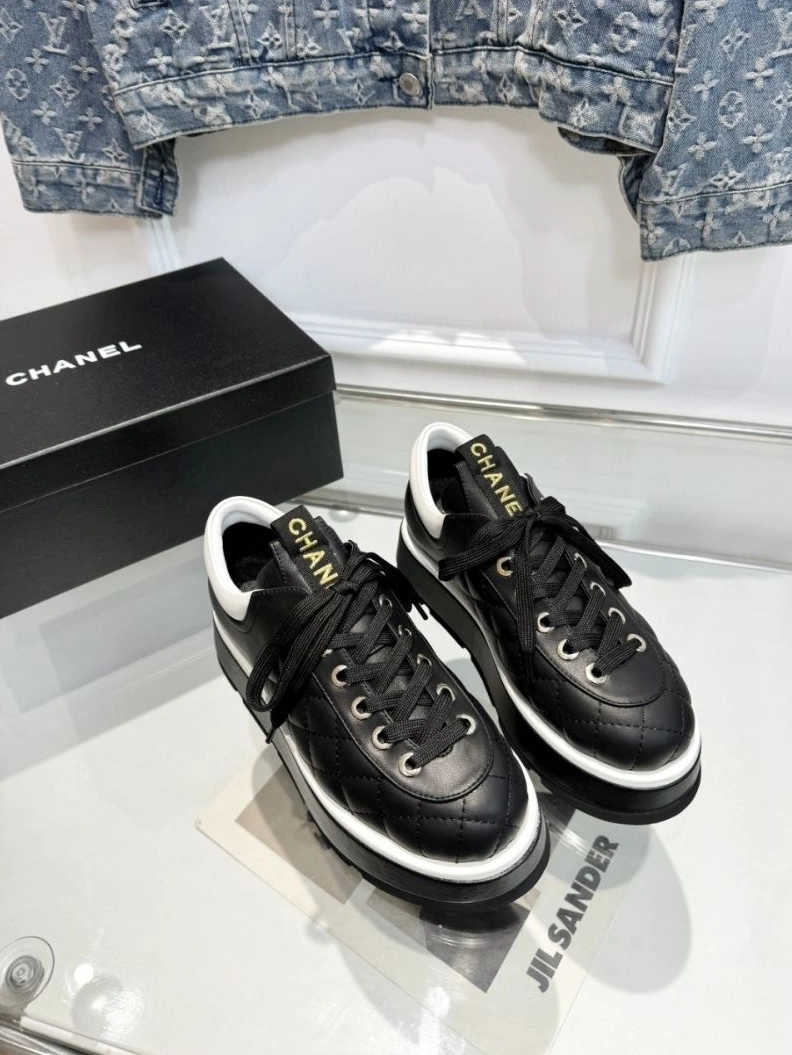Durable Chxnxl Sneakers 122305
