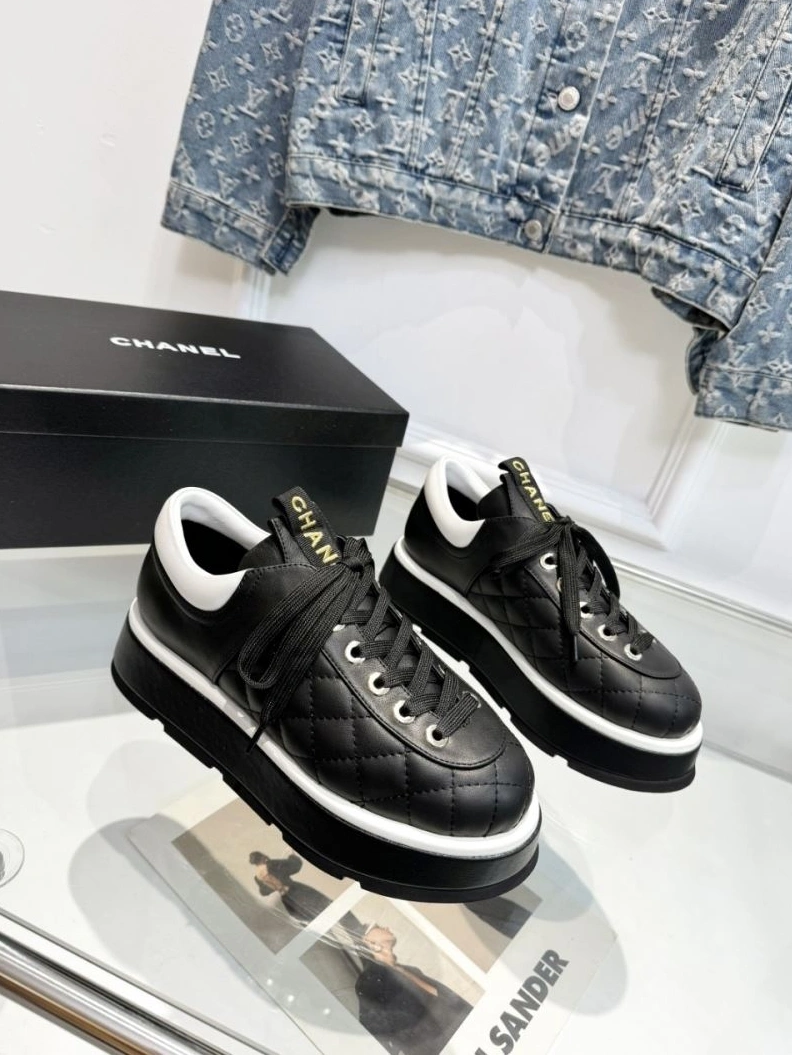 Durable Chxnxl Sneakers 122305