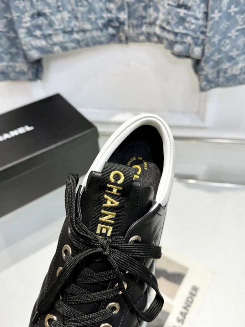 Durable Chxnxl Sneakers 122305