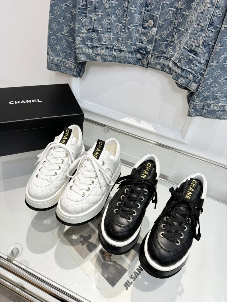 Durable Chxnxl Sneakers 122305