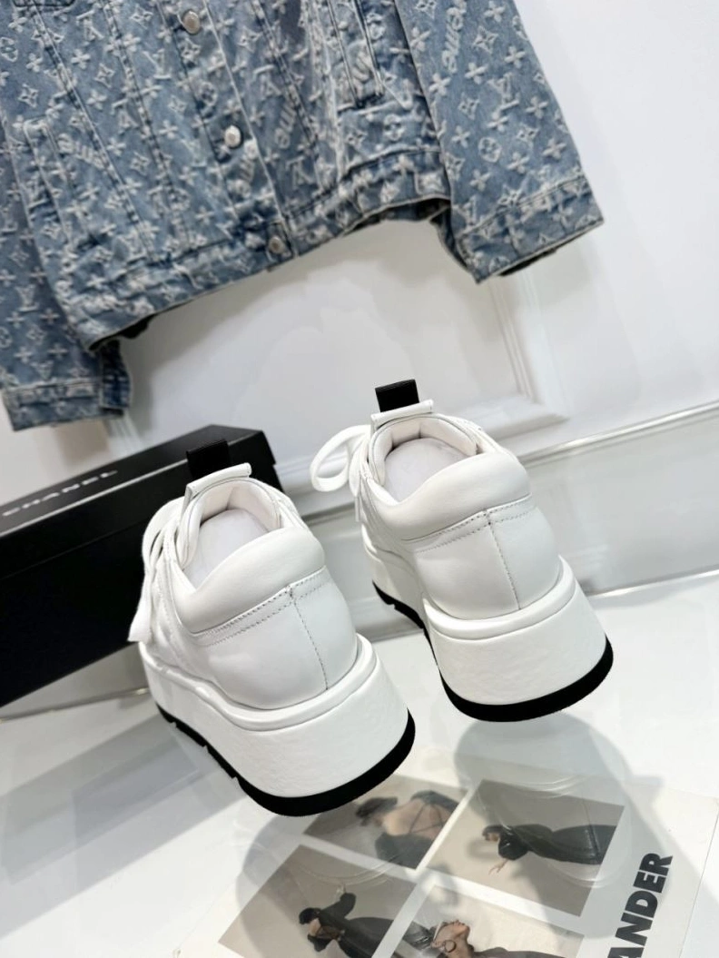 Bold Chxnxl Sneakers 122314