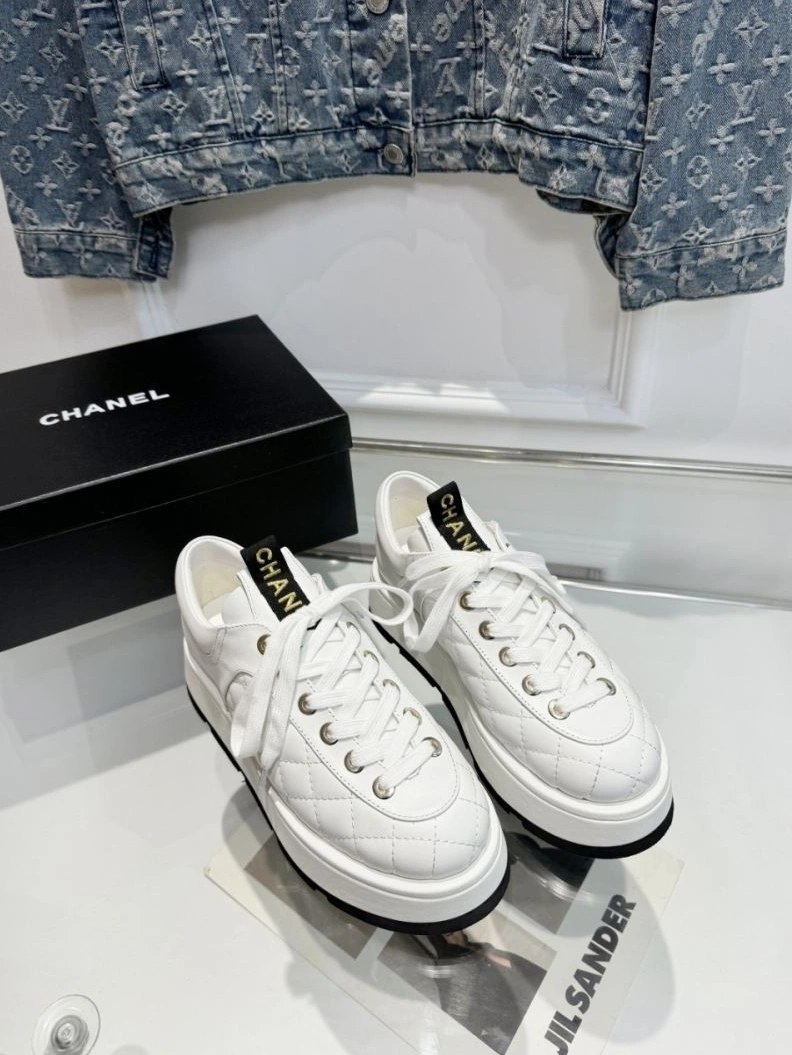 Bold Chxnxl Sneakers 122314
