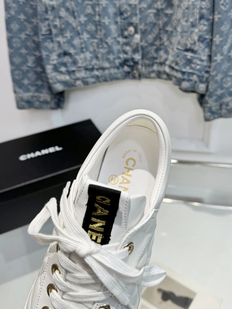 Bold Chxnxl Sneakers 122314