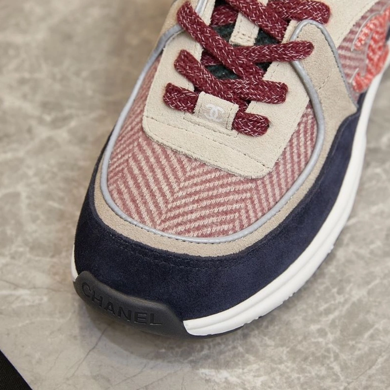 Trendsetting Chxnxl Sneakers 122330