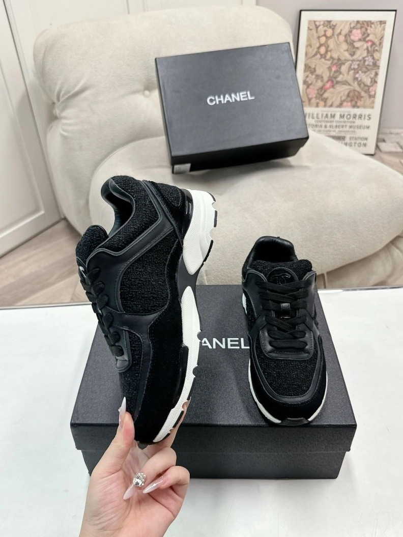 Elegant Chxnxl Sneakers 122276