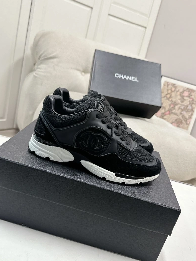 Elegant Chxnxl Sneakers 122276