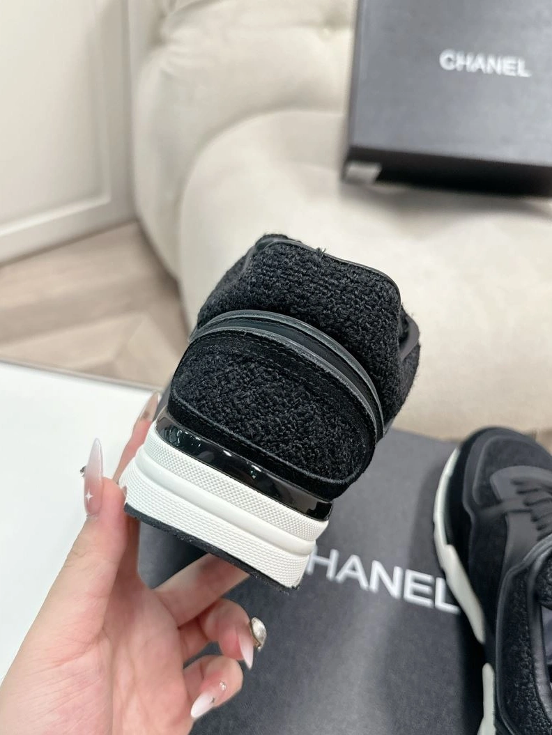 Elegant Chxnxl Sneakers 122276