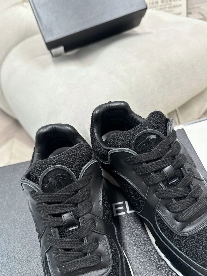 Elegant Chxnxl Sneakers 122276