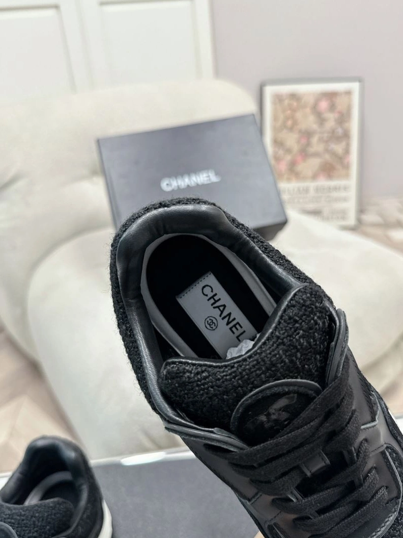 Elegant Chxnxl Sneakers 122276