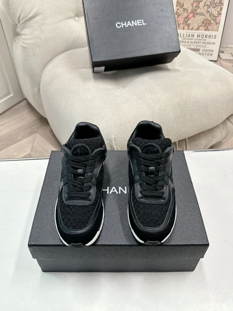 Elegant Chxnxl Sneakers 122276