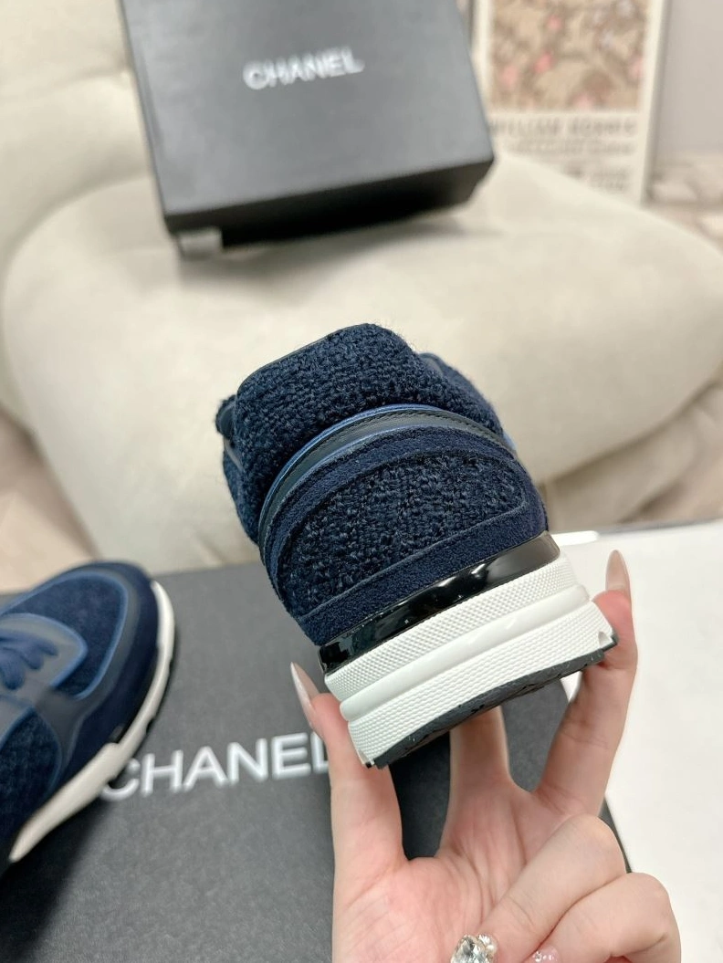 Bright Chxnxl Sneakers 122273