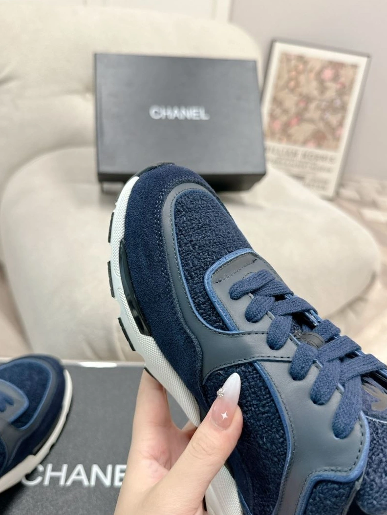 Bright Chxnxl Sneakers 122273