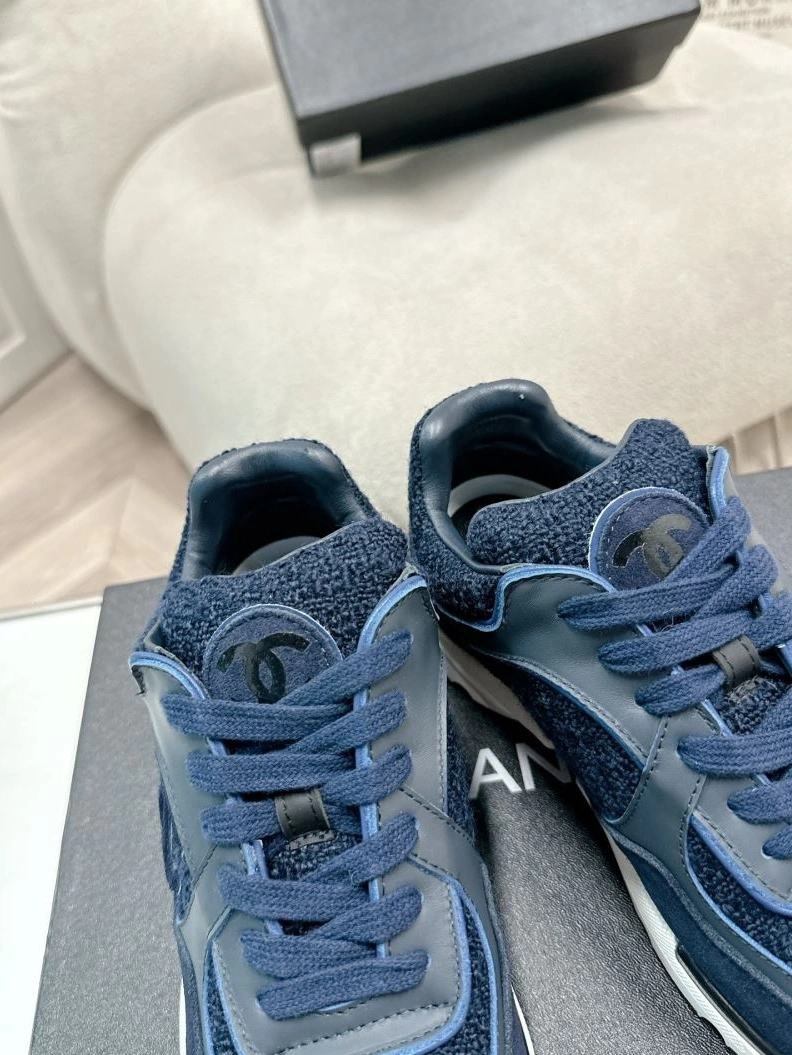 Bright Chxnxl Sneakers 122273