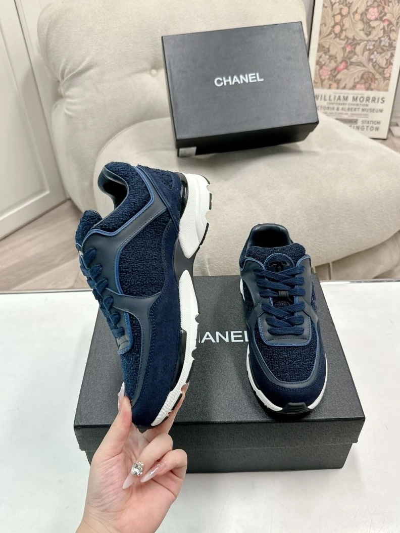 Bright Chxnxl Sneakers 122273