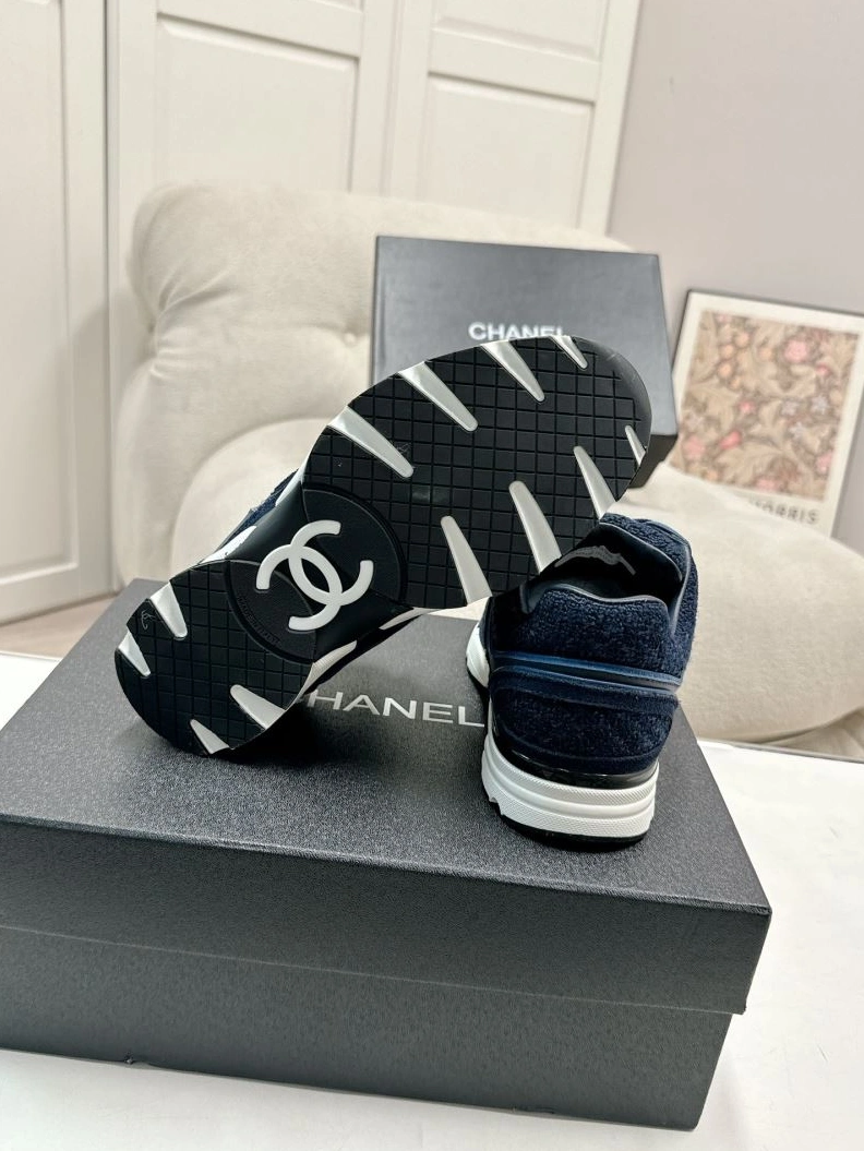 Bright Chxnxl Sneakers 122273