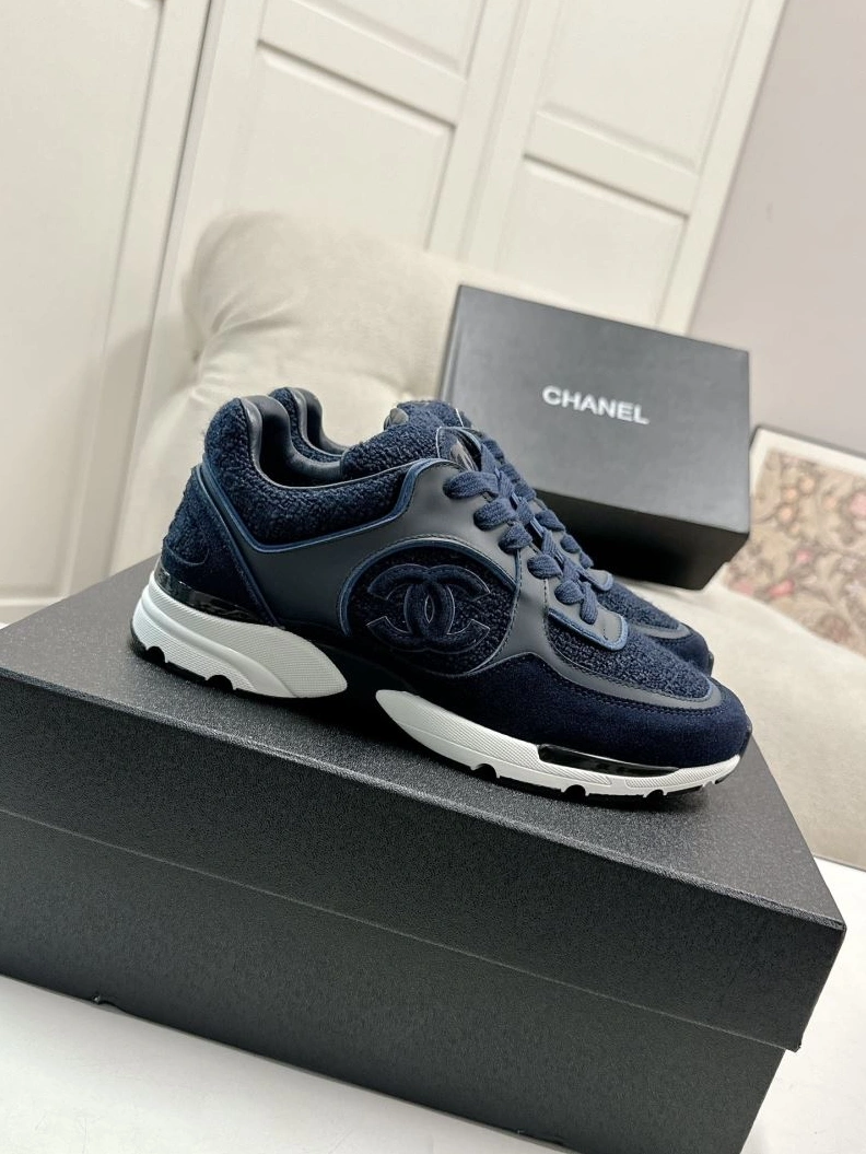 Bright Chxnxl Sneakers 122273