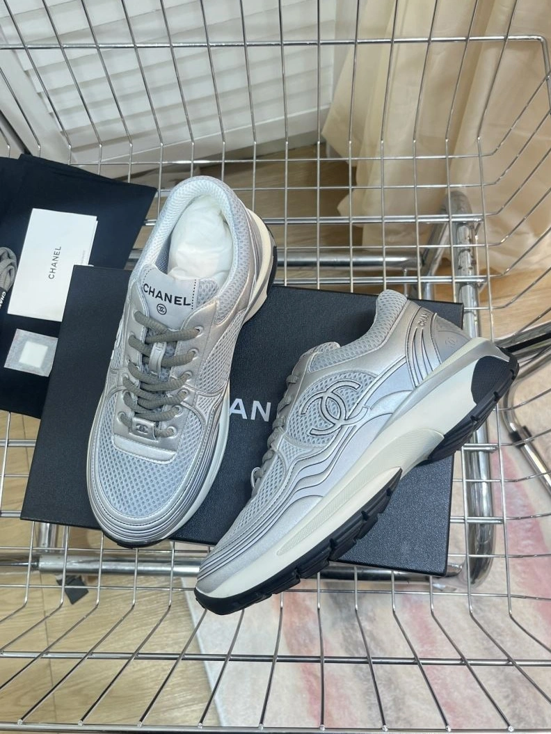 Bold Chxnxl Sneakers 122265