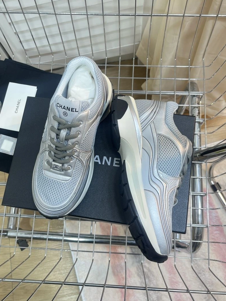 Bold Chxnxl Sneakers 122265