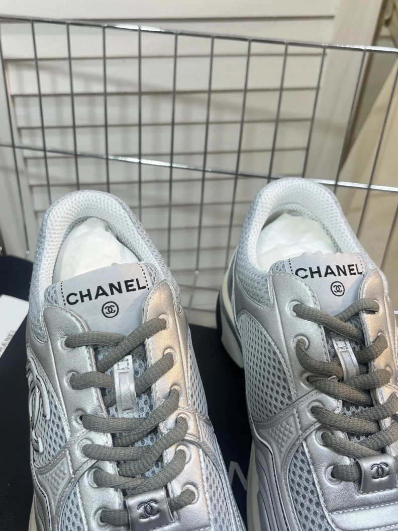 Bold Chxnxl Sneakers 122265