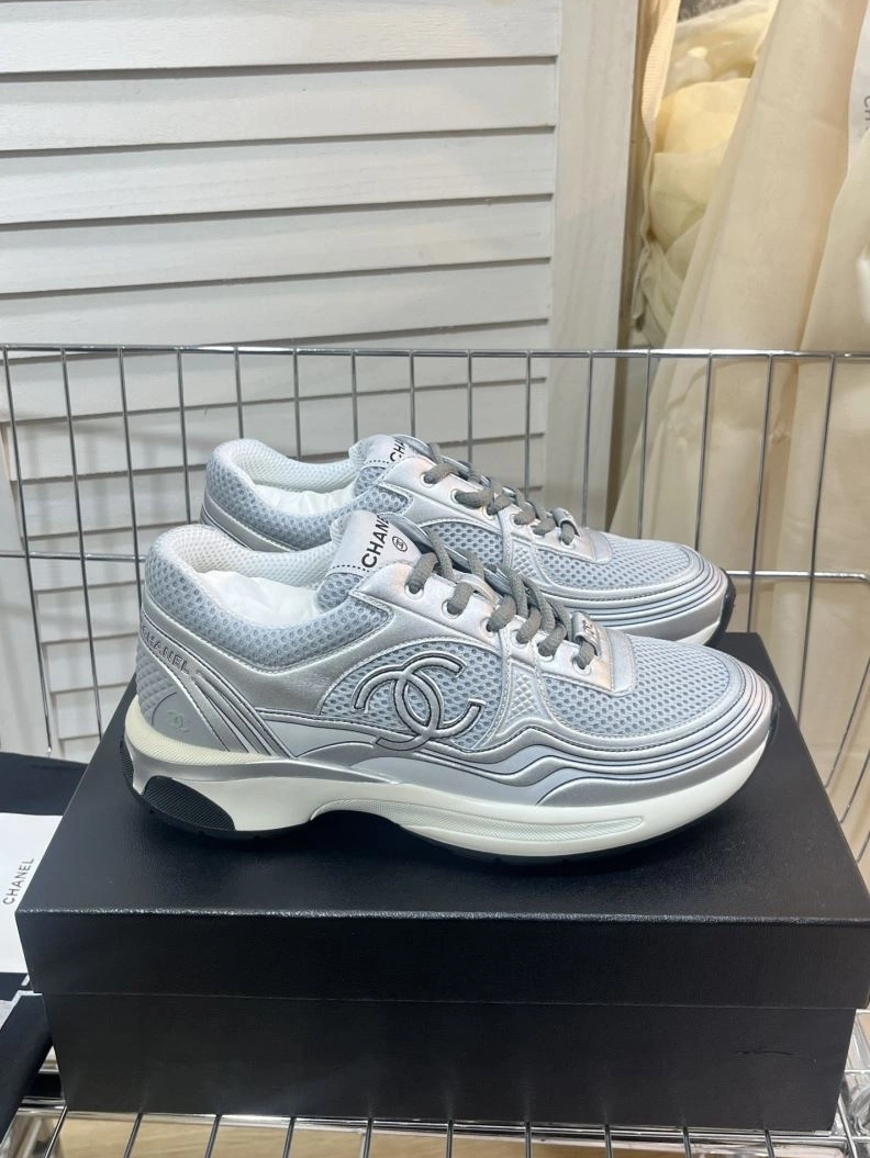 Bold Chxnxl Sneakers 122265