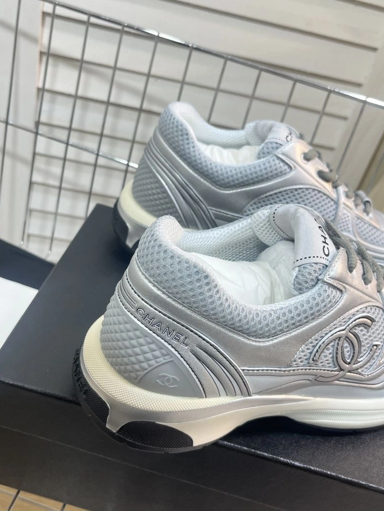 Bold Chxnxl Sneakers 122265