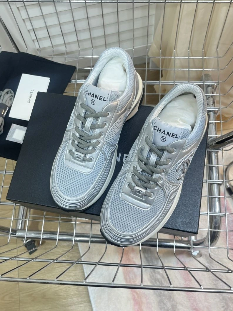 Bold Chxnxl Sneakers 122265