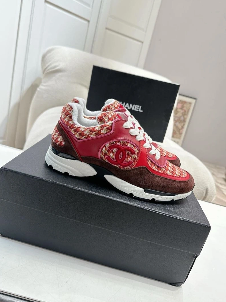 Bold Chxnxl Sneakers 122257