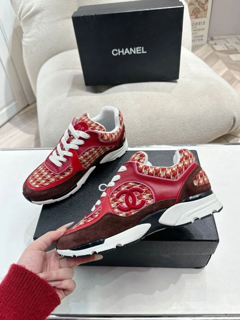 Bold Chxnxl Sneakers 122257